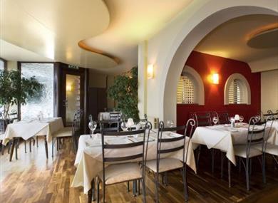 Kwizeen Restaurant
