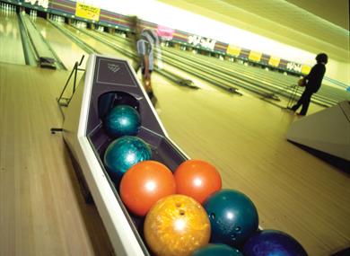 Thumbnail for AMF Bowling